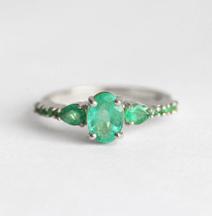 Capri-0_4-ct-Oval-Emerald-Ring