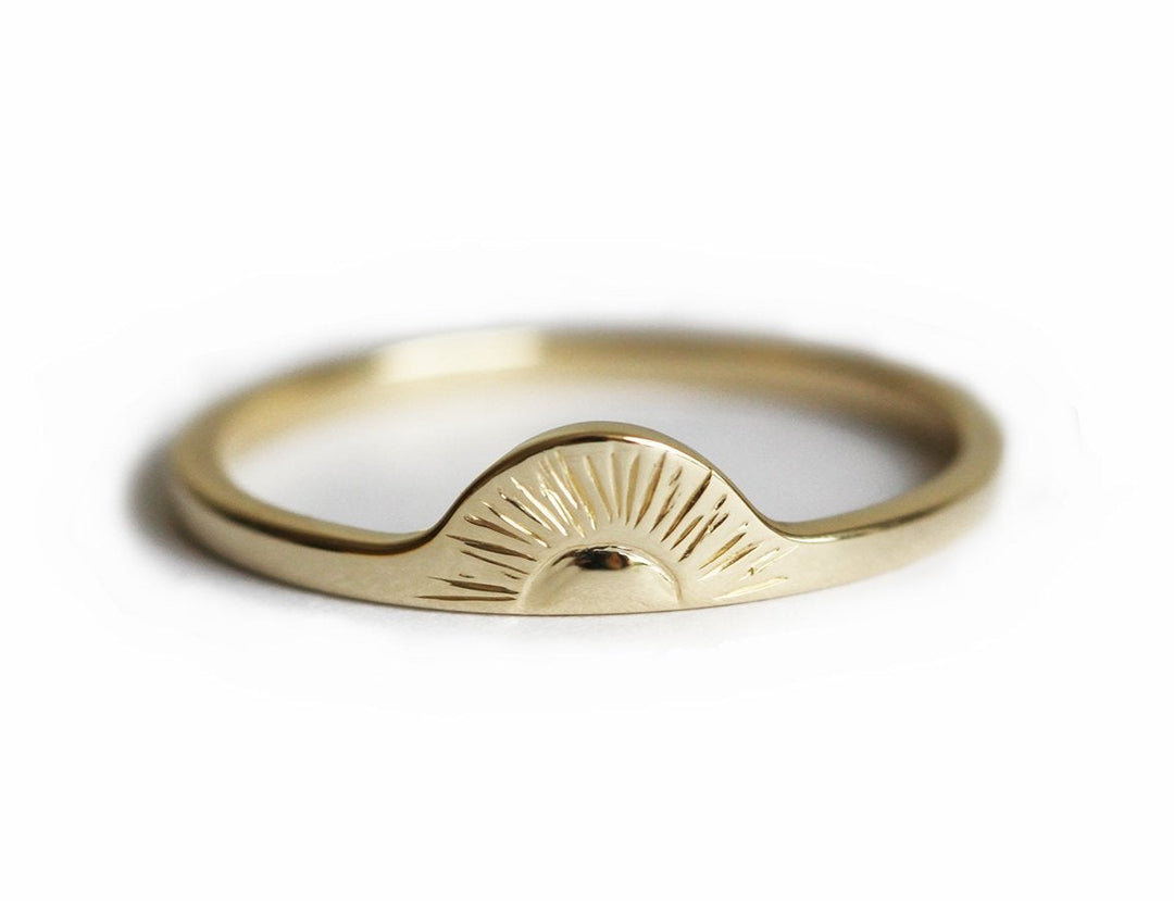 Solenne-Sunrise-Wedding-Band-
